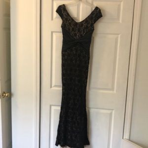 Windsor long formal dress size small